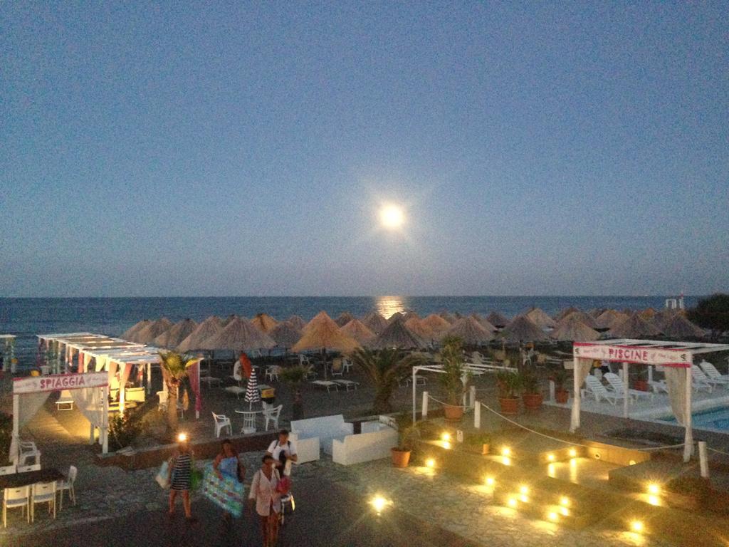 Beach Club Ippocampo Екстериор снимка